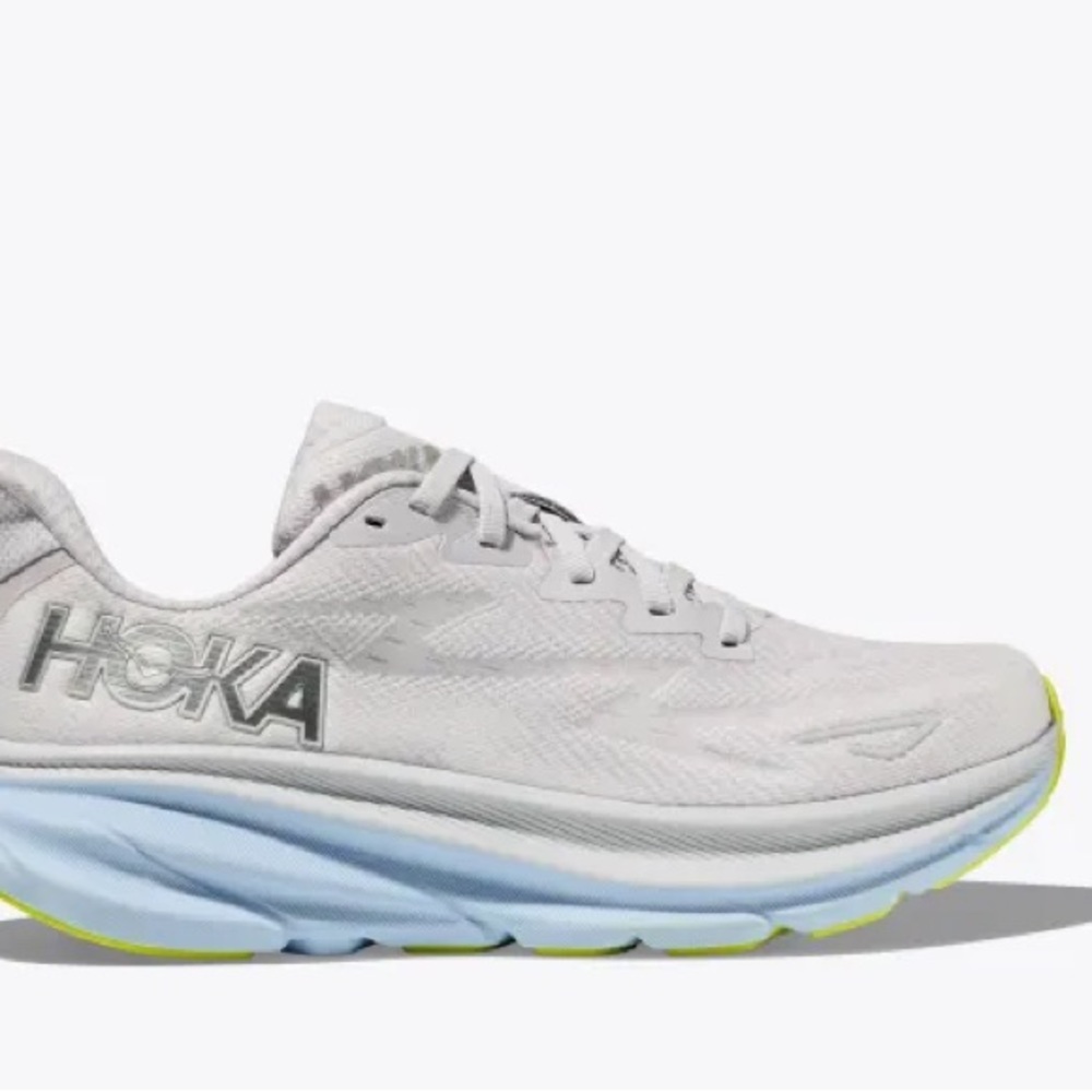 Women’s HOKA Clifton 9 Sz 8 Wide Nimbus Cloud/Ice Water